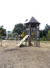 Auf dem Spielplatz Bild 1